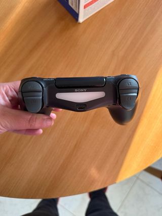 PS4 Slim 500GB Fortnite Edition + Mando