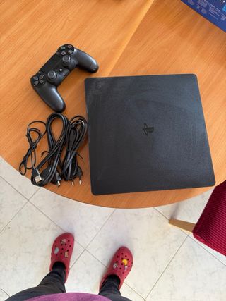 PS4 Slim 500GB Fortnite Edition + Mando