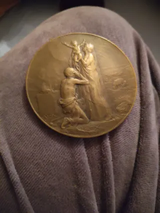 Medalla antigua de cobre