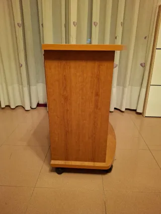 Mueble auxiliar con ruedas