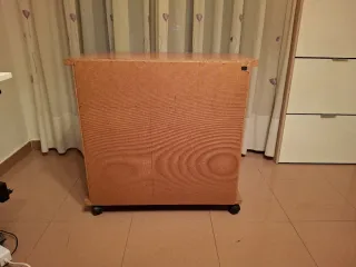 Mueble auxiliar con ruedas