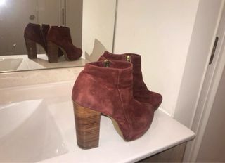 Botines gamuza burgundy tacón alto