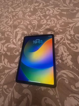 iPad Air 5ª Gen Azul Marino con funda