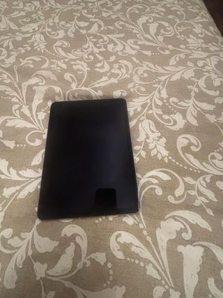 iPad Air 5ª Gen Azul Marino con funda