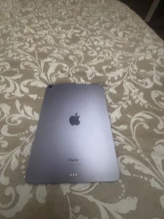 iPad Air 5ª Gen Azul Marino con funda