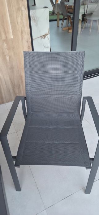 Conjunto mesa y sillas jardín.