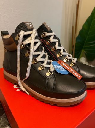Botas Pikolinos Negras y Marrones