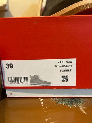 Botas Pikolinos Negras y Marrones