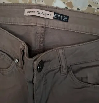 Pantalón beige talla 36