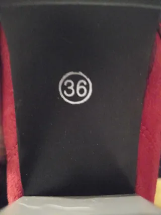 Botines rojos de ante