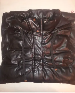 Chaleco efecto piel negro talla M