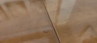 Mesa de comedor redonda de madera