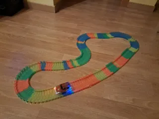 Pista de coches de juguete