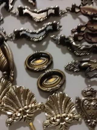 Lote tiradores y colgadores muebles