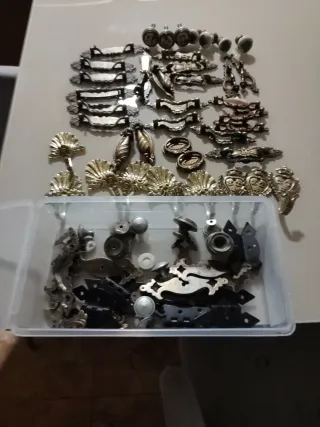 Lote tiradores y colgadores muebles