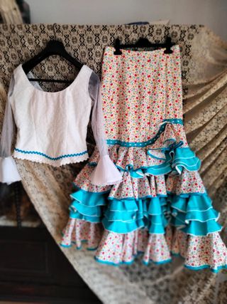 Conjunto Flamenco Blusa y Falda Talla 40-42