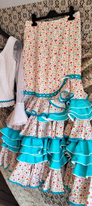 Conjunto Flamenco Blusa y Falda Talla 40-42