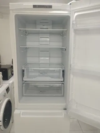 NEVERA MARCA INDESIT