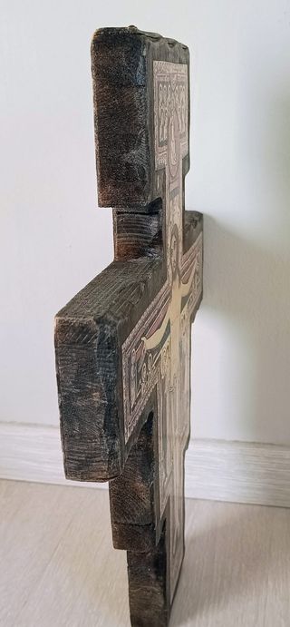 Crocifisso da parete in legno