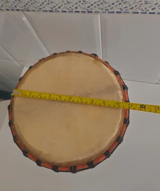 Timbal africano de madera