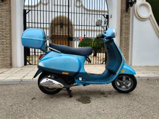 Vespa LX50 4T Negra Automática