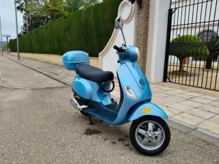 Vespa LX50 4T Negra Automática