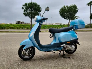 Vespa LX50 4T Negra Automática