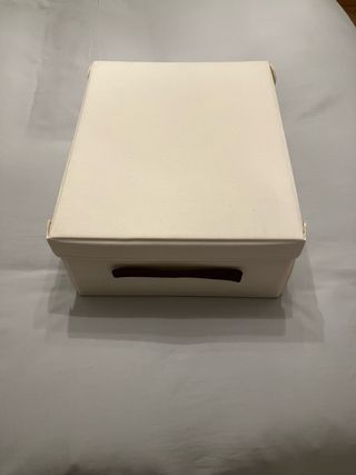 Vestido de Novia Blanco con Detalles Rojos