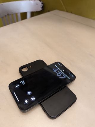 iPhone 16e 128GB Negro + Batería Inalámbrica