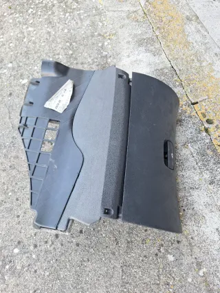 Guantera Volkswagen Passat