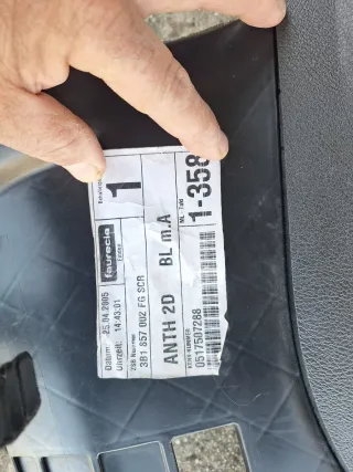 Guantera Volkswagen Passat