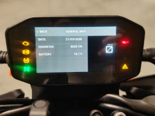 KTM 790 Duke 2024 Negra y Naranja