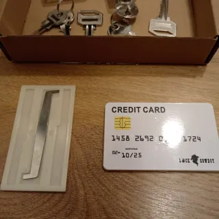 Kit entrenamiento cerraduras y candados trasparent