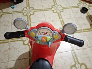 Correpasillos Vespa Chicco Rojo