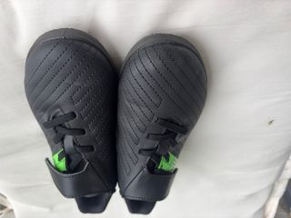 Botas multitacos Adidas niño negro/verde N. 31