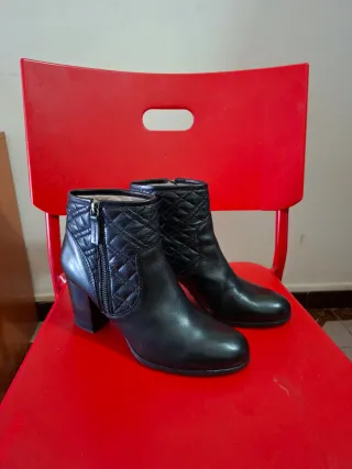 Botines Unisa Negros Piel Tacon