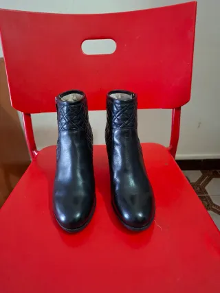 Botines Unisa Negros Piel Tacon