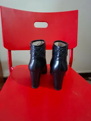 Botines Unisa Negros Piel Tacon