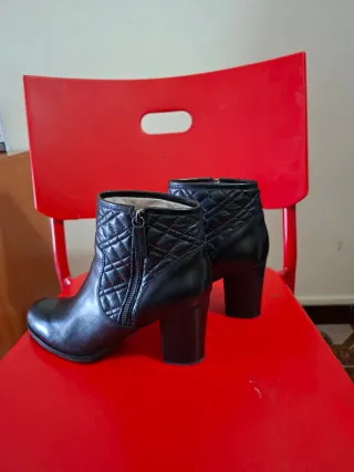 Botines Unisa Negros Piel Tacon