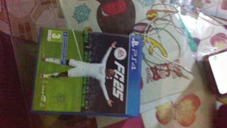 FC 25 PS4 con código para PS5