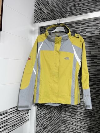Abrigo North Face Summit Series Hyvent talla M