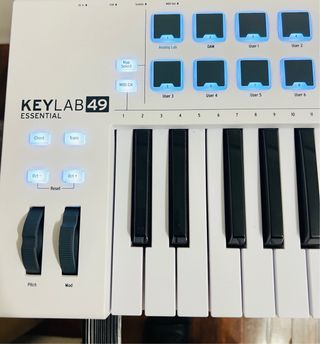 Teclado MIDI Arturia Keylab 49 Essential
