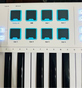 Teclado MIDI Arturia Keylab 49 Essential