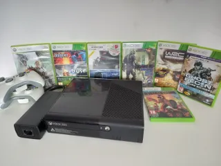 Xbox 360 Negra con 2 Mandos y Juegos