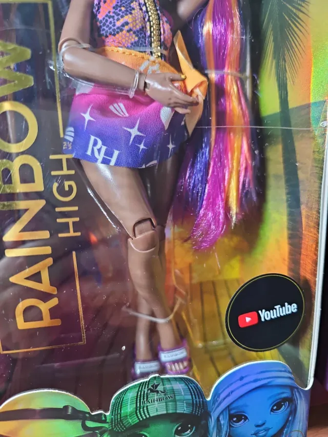 Rainbow High Phaedra Westwards Muñeca