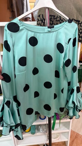 Blusa lunares teal y negro