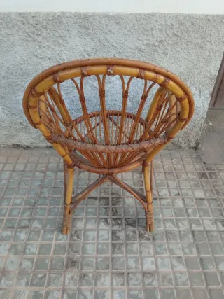 Silla de mimbre estilo abanico