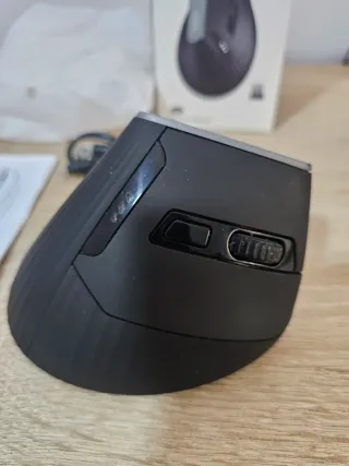 Ratón Ergonómico Vertical UINEER A06P Negro