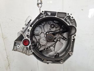 Renault Clio V 2023 1,0 L gasolina 5 velocidades caja de cambios manual 11,999 Kilómetros