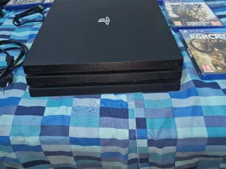PS4 Pro Negra + 7 Juegos
